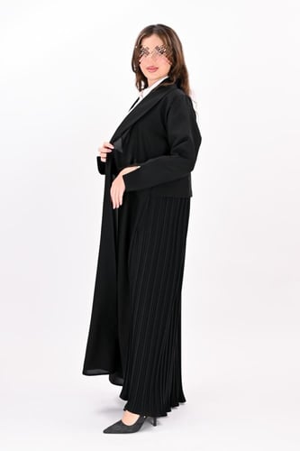 عباية كريب بكسرات على الظهر