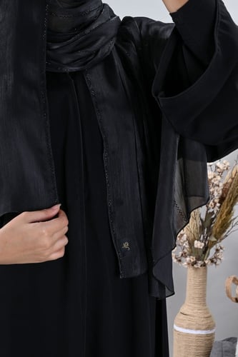 طرحة سوداء بفصوص