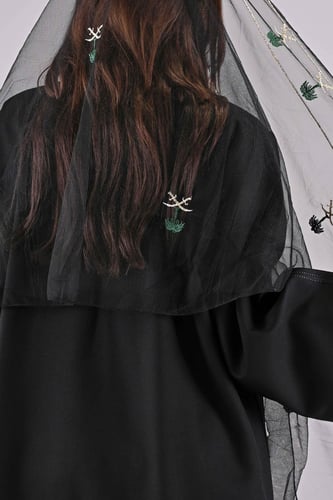 طرحة تل بتطريز ذهبي على أخضر سيفين ونخلة