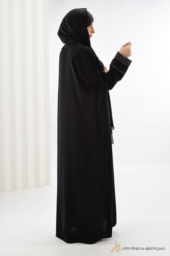 عباية ملكي بكلفة ناعمة وكم صغير