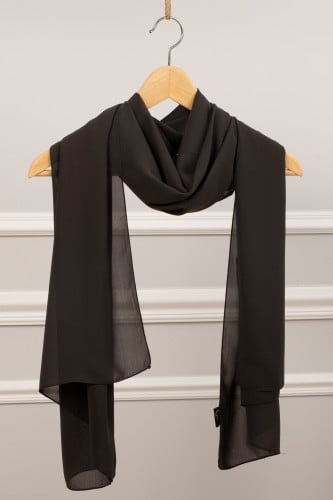 طرحة بني غامق سادة