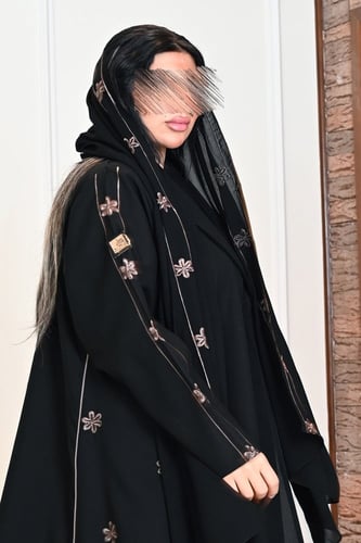 عباية كلوش بتطريز على الجوانب