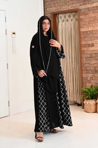 عباية الندى كلوش بتطريز أبيض