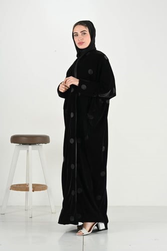 عباية مخمل شتوي بتطريز دوائر