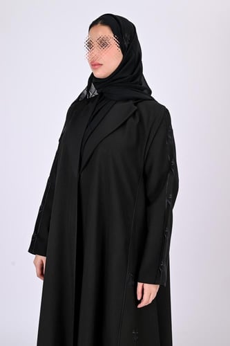 عباية كلوش بتطريز اسود