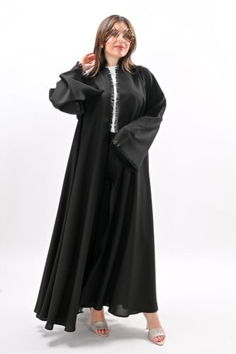عباية كريب تربل كلوش باللون اسود