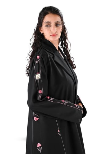 عباية كلوش بتطريز ملون