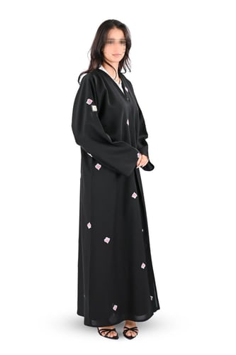 عباية كريب مطرز منثور ملون