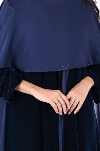 عباية مخمل شتوي مع شال