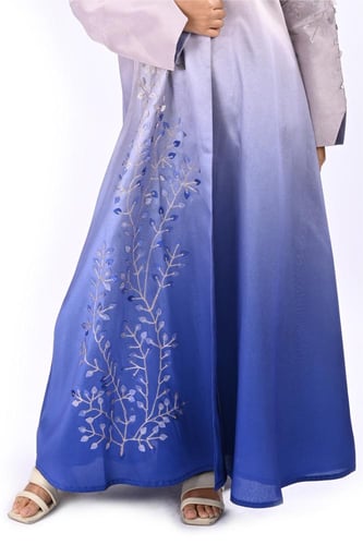 عباية تفتة مع تطريز هاري