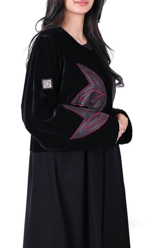 عباية مخمل بتطريز عودي