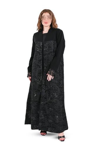 عباية بدنتيل وتطريز يدوي