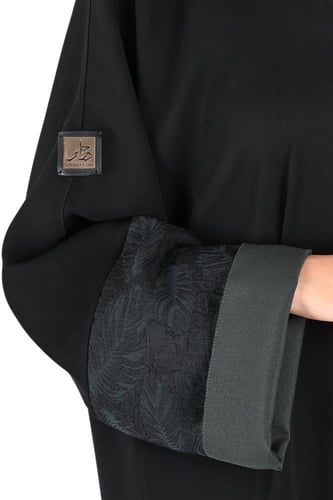 عباية كريب اكمام زيتي