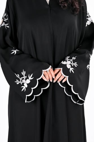 عباية انترنت بتطريز ابيض