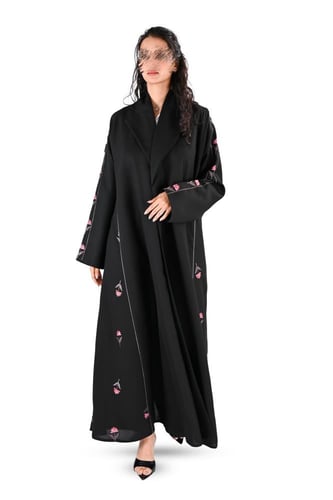 عباية كلوش بتطريز ملون