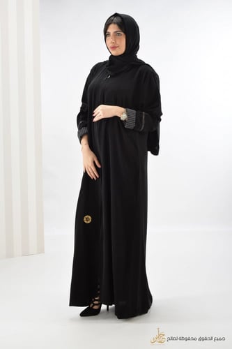 عباية ملكي بكلفة ناعمة وكم صغير