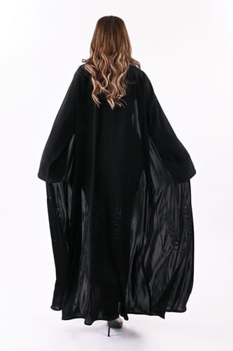 عباية الندى بتطريز يدوي