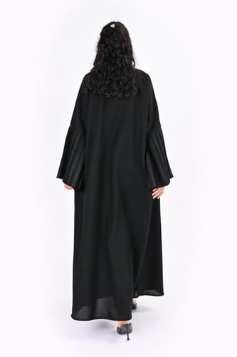 عباية كريب بكسرات على الكم