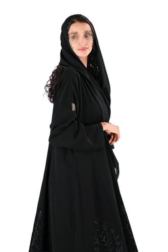 عباية كلوش بتطريز اسود