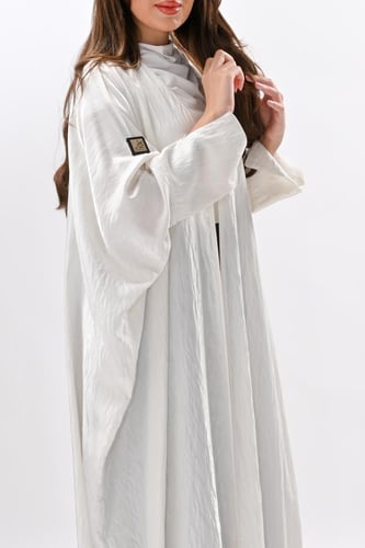 عباية مشلح بلون سكري