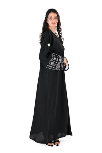 عباية انترنت بتطريز في الكم