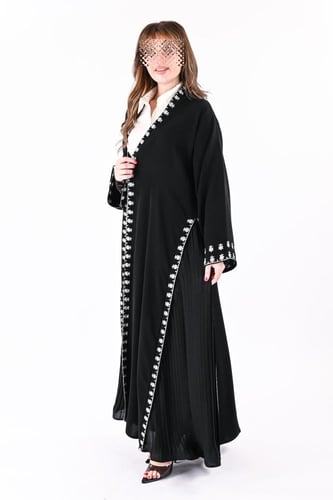 عباية ملكي بتطريز ابيض