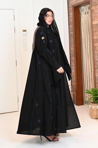 عباية كلوش بتطريز على الجوانب