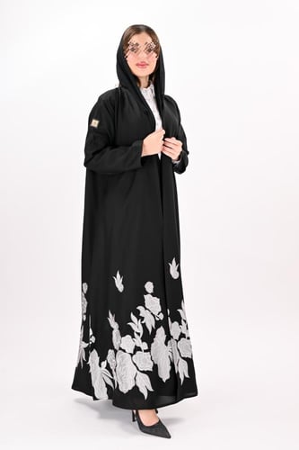 عباية كريب بتطريز ابيض