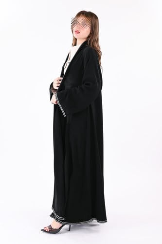 عباية ملكي تربل كلوش بتطريز ابيض