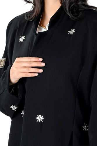 عباية بليزر مبطن بتطريز فضي