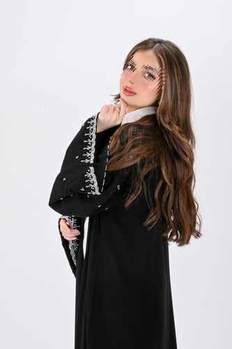 عباية ملكي بتطريز يدوي