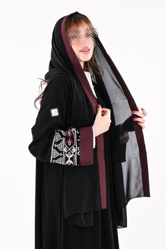 عباية ملكي بتطريز ملون