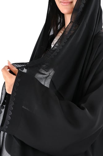 عباية انترنت بتطريز اسود
