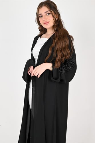 عباية الندى كلوش بتطريز اسود