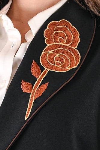 عباية كريب بليزر بجيوب