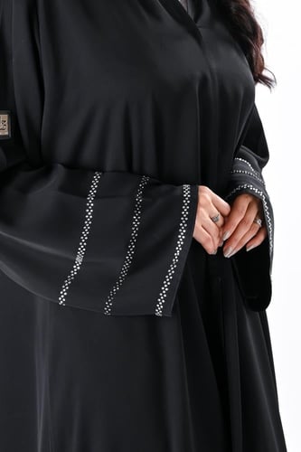 عباية ربع كلوش بفصوص على الكم