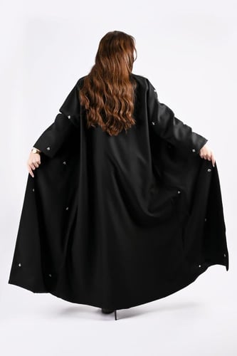 عباية بليزر كريب مبطن تطريز فضي