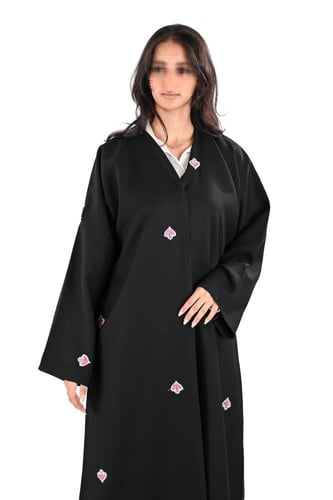 عباية كريب مطرز منثور ملون