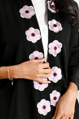 عباية كريب بتطريز من الامام