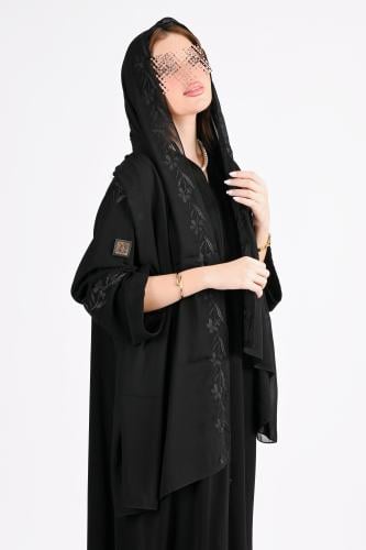 عباية كريب بتطريز أسود