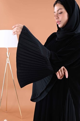 عباية مخمل بكسرات