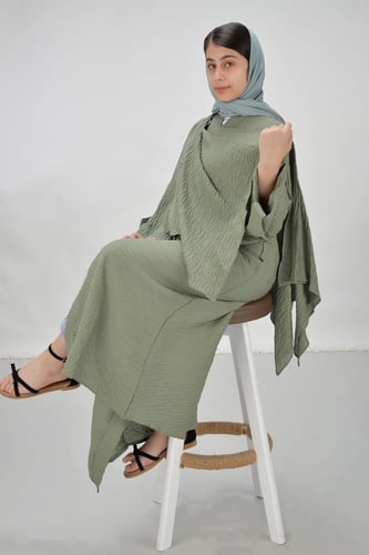 عباية كريب بقفلة طقطق وكم مربع