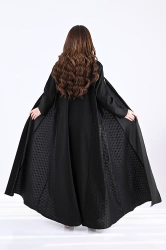 عباية كريب بتطريز اسود