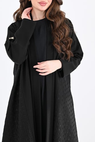 عباية كريب بتطريز اسود