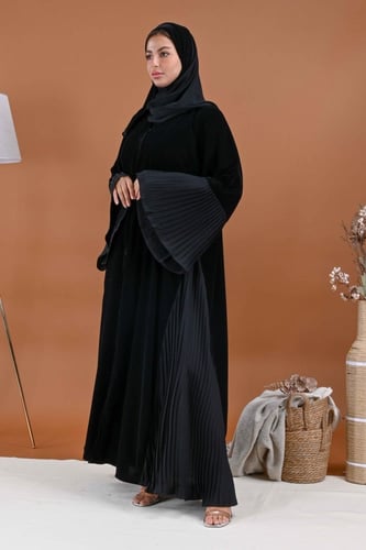 عباية مخمل بكسرات