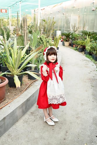 فستان أحمر ريفي مكون من ثلاث قطع