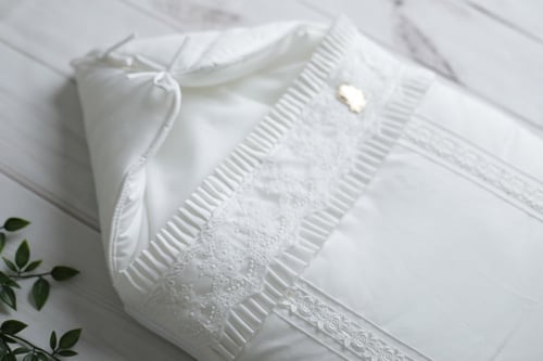 مدس أبيض دانتيل راقي