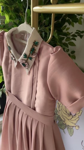 فستان ياقه كرستال