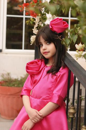 فستان جوري فوشي مع طوق