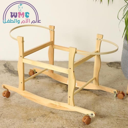 قاعدة خشب بعجلات